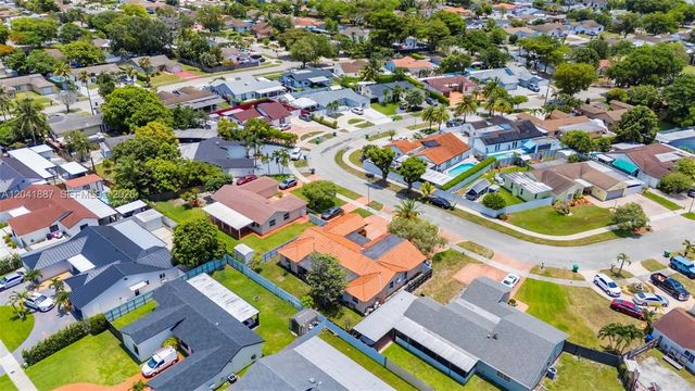 19240 NW 60th Ct, Hialeah, FL 33015