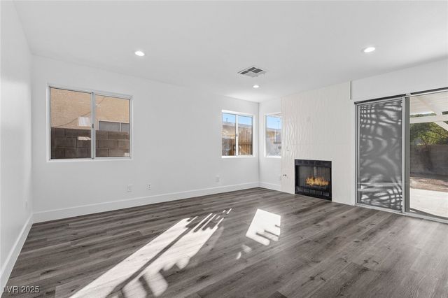 5213 Standing Rock Place, Las Vegas, NV 89130