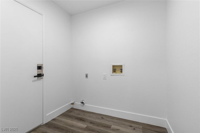 5213 Standing Rock Place, Las Vegas, NV 89130