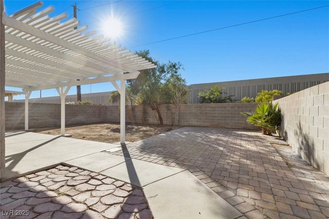 5213 Standing Rock Place, Las Vegas, NV 89130