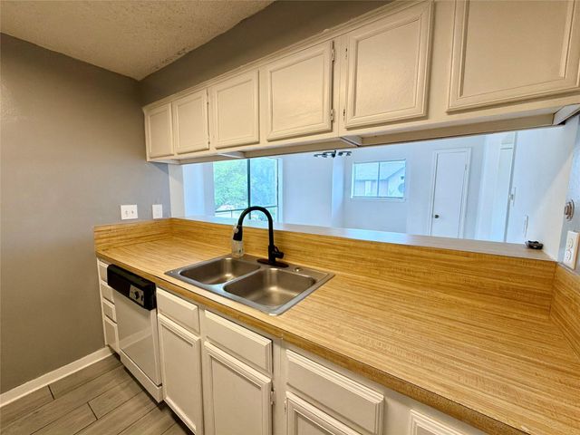 10156 Waterstone Drive, Houston, TX 77042