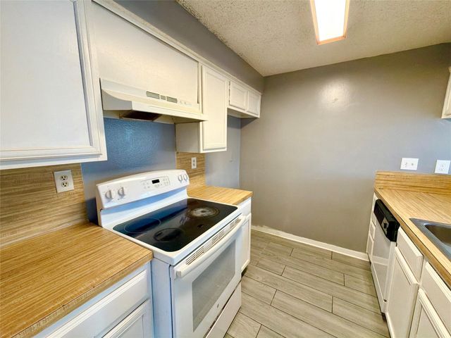 10156 Waterstone Drive, Houston, TX 77042