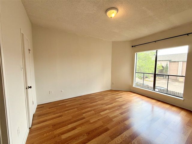 10156 Waterstone Drive, Houston, TX 77042