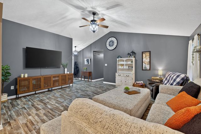 913 Pinoak Drive, Nicholasville, KY 40356