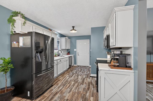 913 Pinoak Drive, Nicholasville, KY 40356