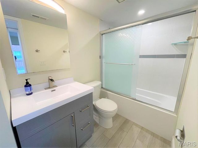 1418 Bluebird Terrace, St Louis, MO 63144