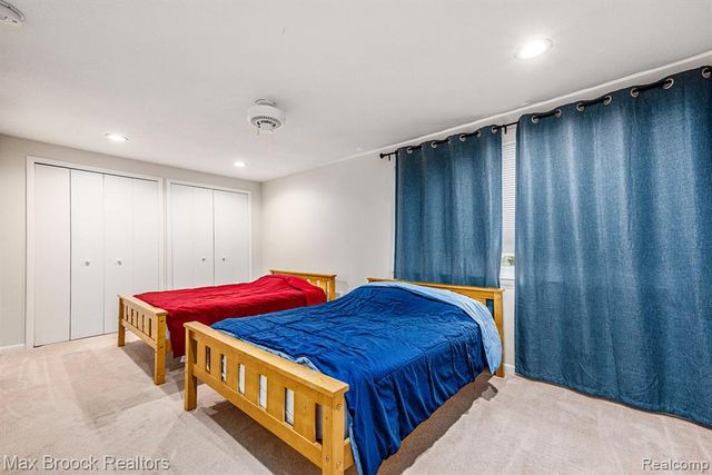 4371 Foxpointe Drive, West Bloomfield, MI 48323