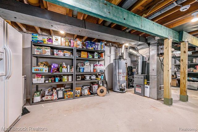 4371 Foxpointe Drive, West Bloomfield, MI 48323