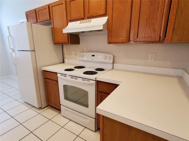 9307 HUNTINGTON PARK WAY, Tampa, FL 33647