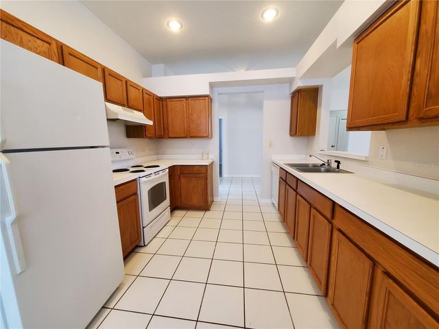 9307 HUNTINGTON PARK WAY, Tampa, FL 33647