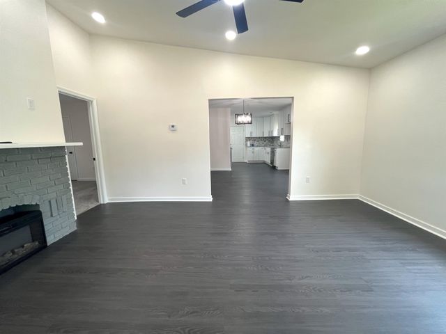1752 S Market, Wichita, KS 67211