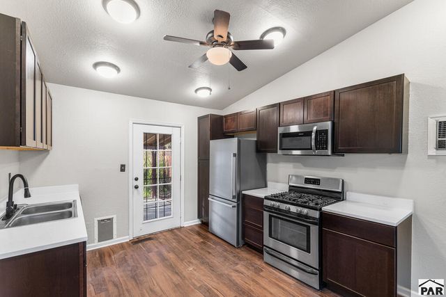 1118 W Arroyo Ave, Pueblo, CO 81004