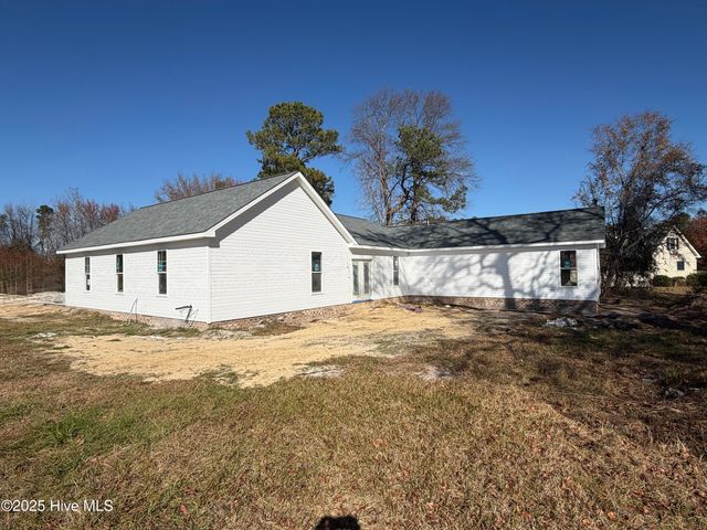 2886 Fox Run Circle, Kinston, NC 28504