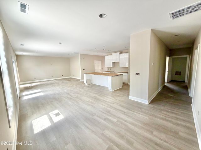 2886 Fox Run Circle, Kinston, NC 28504