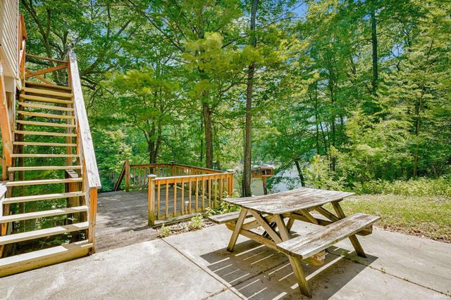 980 S KENRAY LAKE RD, Bedford, IN 47421