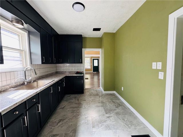 433 N Oakley Avenue, Kansas City, MO 64123