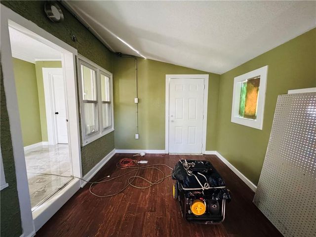 433 N Oakley Avenue, Kansas City, MO 64123