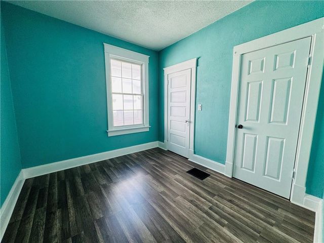 433 N Oakley Avenue, Kansas City, MO 64123