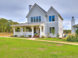 52 Redbud Street, Carlton Landing, OK 74432