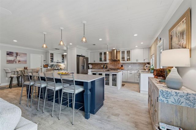 137 12TH STREET E, Tierra Verde, FL 33715