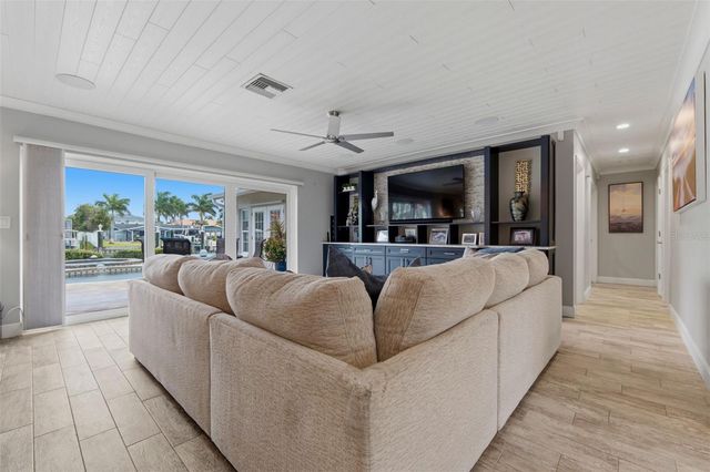 137 12TH STREET E, Tierra Verde, FL 33715