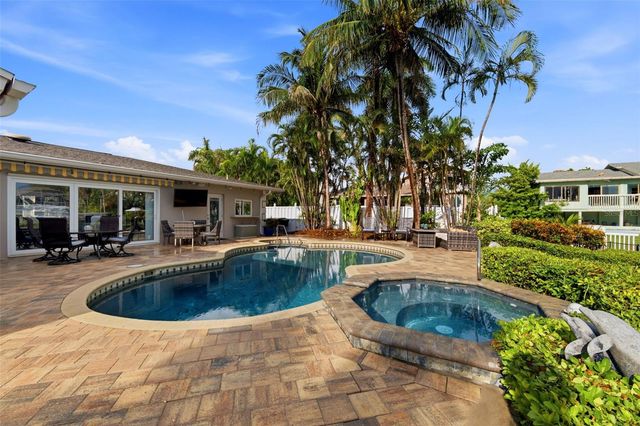 137 12TH STREET E, Tierra Verde, FL 33715