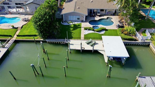 137 12TH STREET E, Tierra Verde, FL 33715