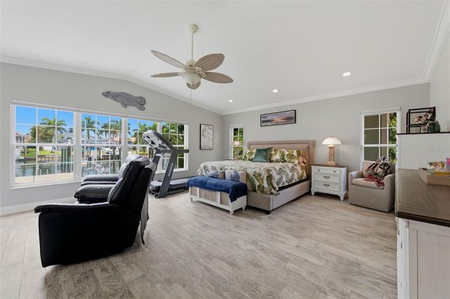 137 12TH STREET E, Tierra Verde, FL 33715