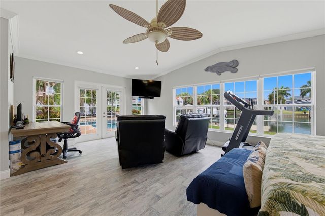 137 12TH STREET E, Tierra Verde, FL 33715