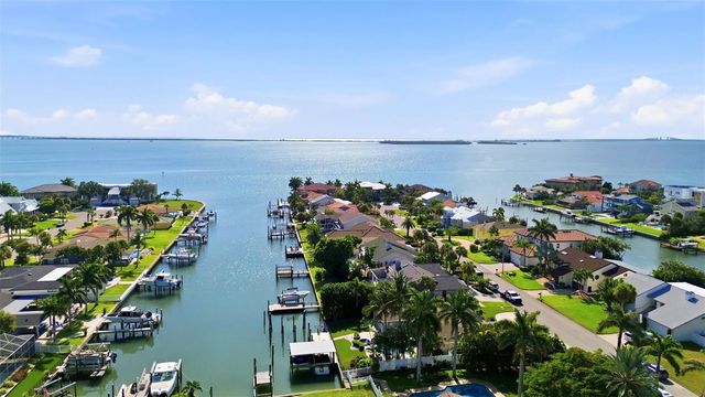 137 12TH STREET E, Tierra Verde, FL 33715