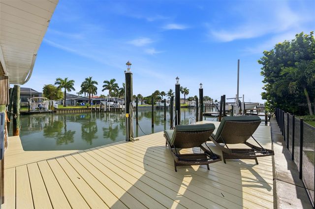 137 12TH STREET E, Tierra Verde, FL 33715