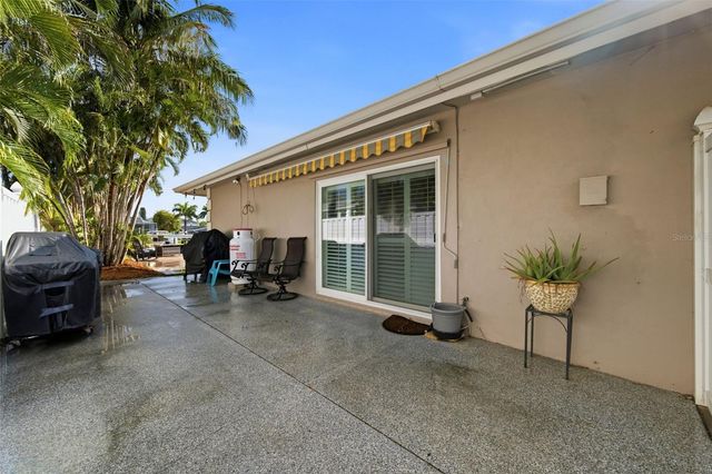 137 12TH STREET E, Tierra Verde, FL 33715