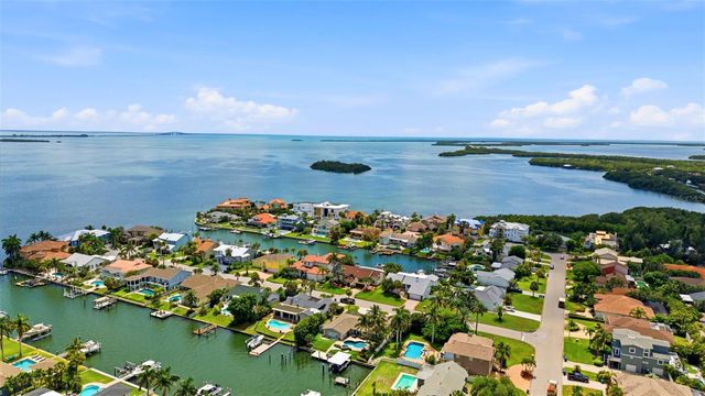 137 12TH STREET E, Tierra Verde, FL 33715