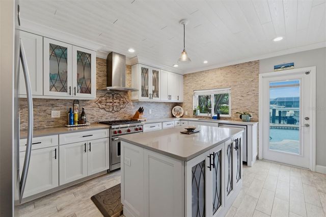137 12TH STREET E, Tierra Verde, FL 33715