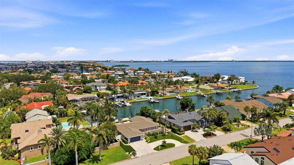 137 12TH STREET E, Tierra Verde, FL 33715