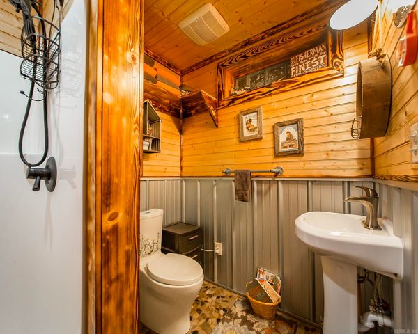 4 Long Hill Rd., Higden, AR 72067