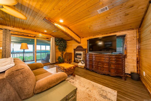 4 Long Hill Rd., Higden, AR 72067