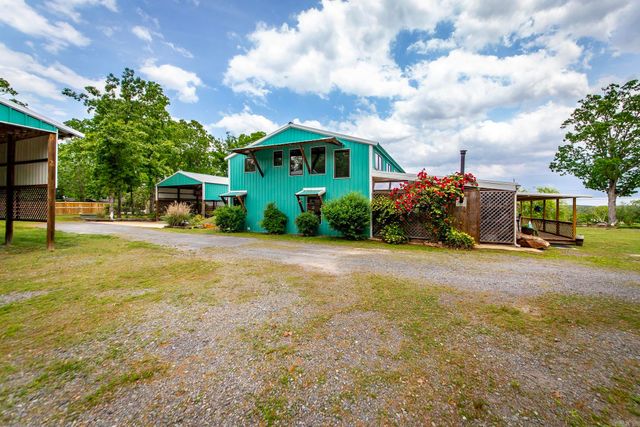 4 Long Hill Rd., Higden, AR 72067