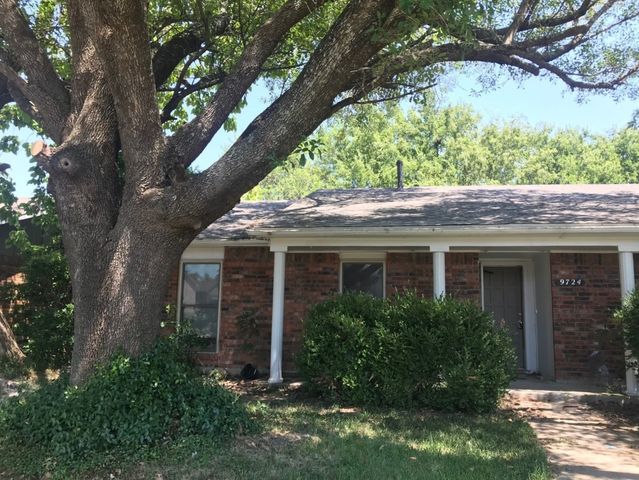 9724 White Ash Road, Dallas, TX 75249