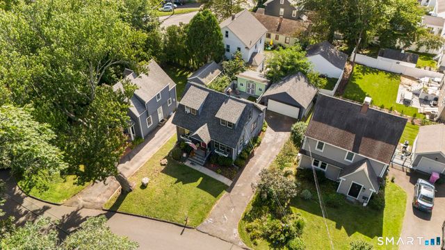 71 School Street, Fairfield, CT 06824