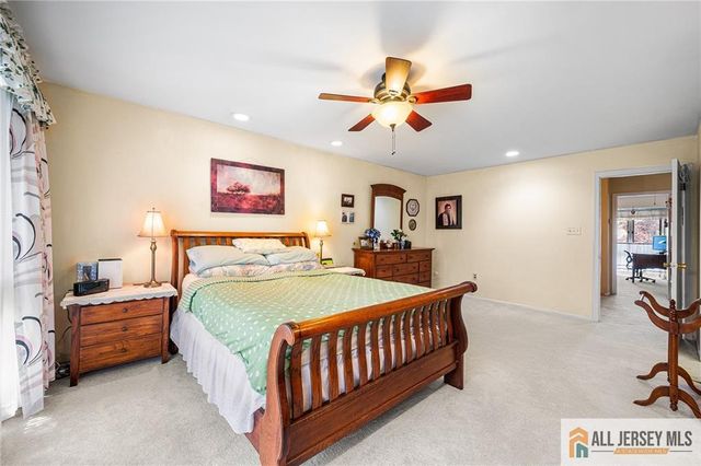 325 Willowbrook Drive, North Brunswick, NJ 08902