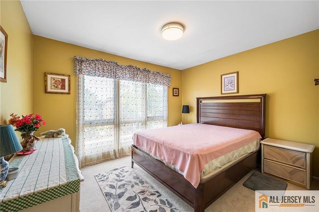 325 Willowbrook Drive, North Brunswick, NJ 08902