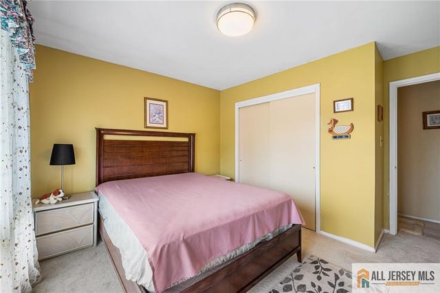 325 Willowbrook Drive, North Brunswick, NJ 08902