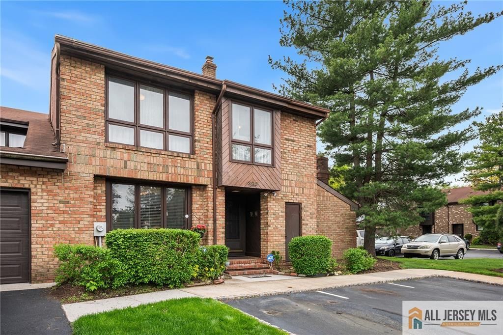 325 Willowbrook Drive, North Brunswick, NJ 08902