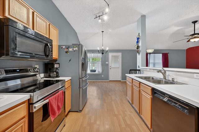 1001 Ridge Top Drive, Burleson, TX 76028