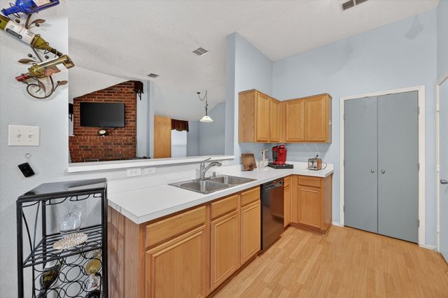 1001 Ridge Top Drive, Burleson, TX 76028