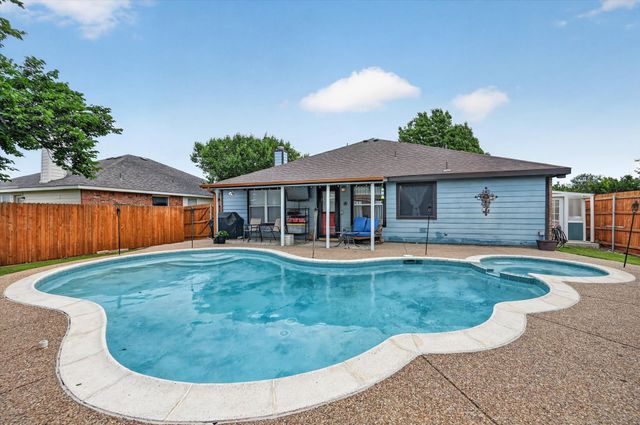 1001 Ridge Top Drive, Burleson, TX 76028