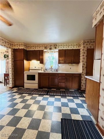 1034 Southeast Avenue, Tallmadge, OH 44278