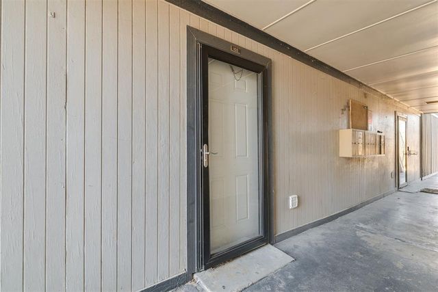 2628 N Ann Arbor Avenue 102, Oklahoma City, OK 73127