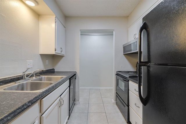 2628 N Ann Arbor Avenue 102, Oklahoma City, OK 73127